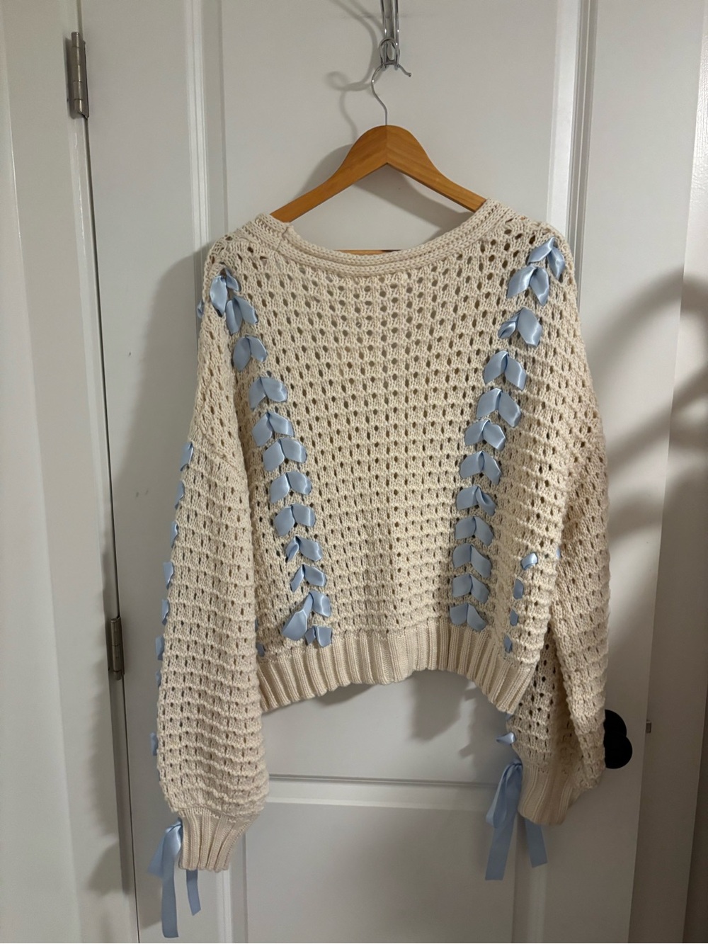 NEW ALTAR’D STATE Carla Bow Cardigan Sweater Cream Knit Size Medium - Picture 8 of 8